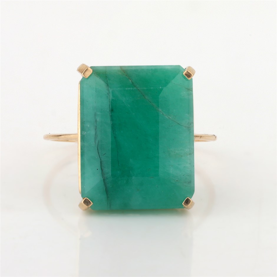Yellow Gold Natural Emerald Ring with Valuation