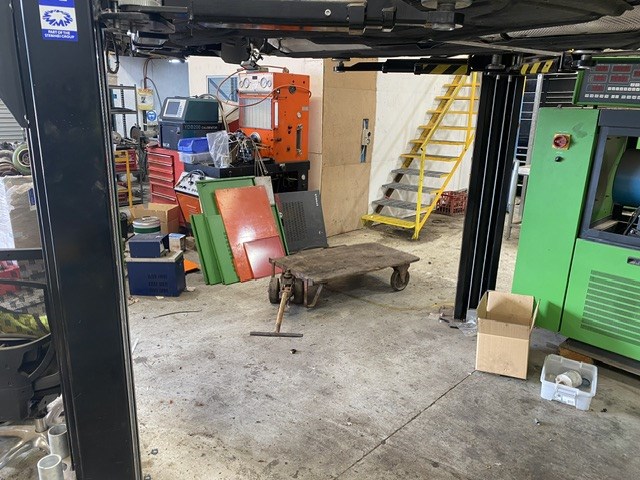 Molnar SM245 Two Post Hoist