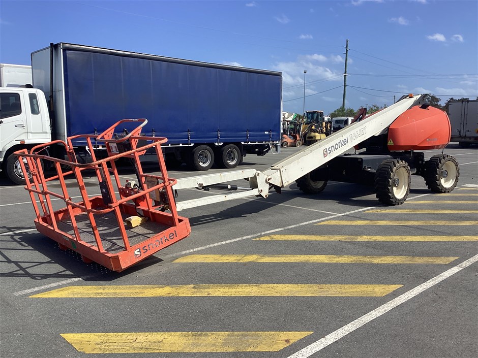 <p>2014 Snorkel  T46JRT Boom Lift</p>