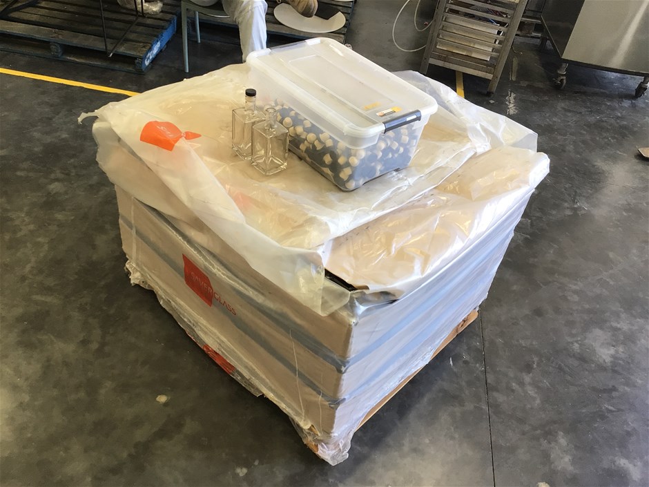 <p>700ml Square Glass Bottles and Lids</p>