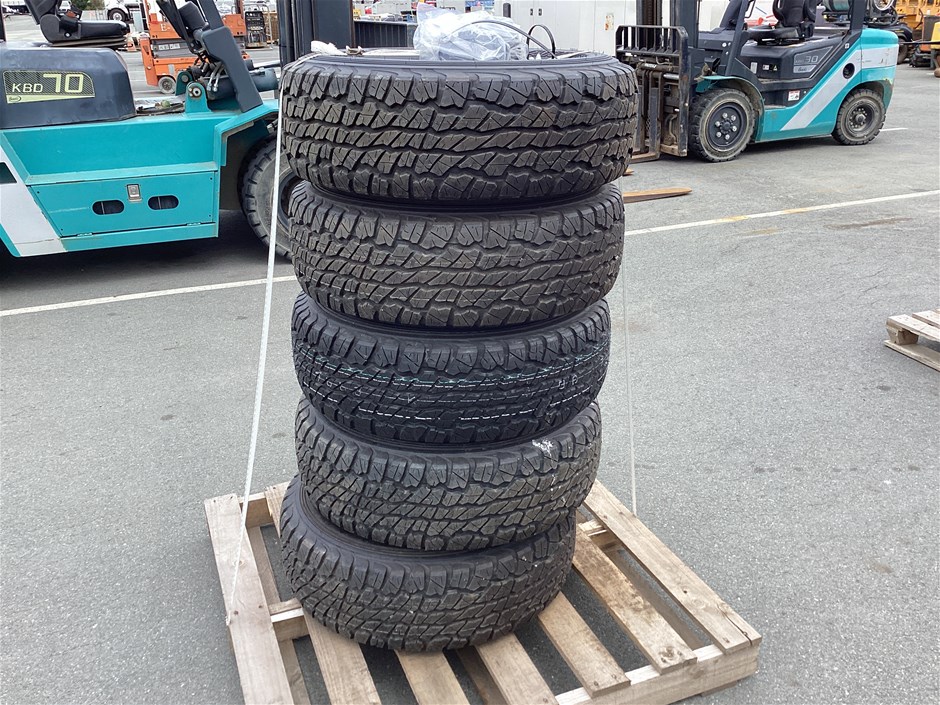 <p>Tyres and Alloy Rims x 5</p>