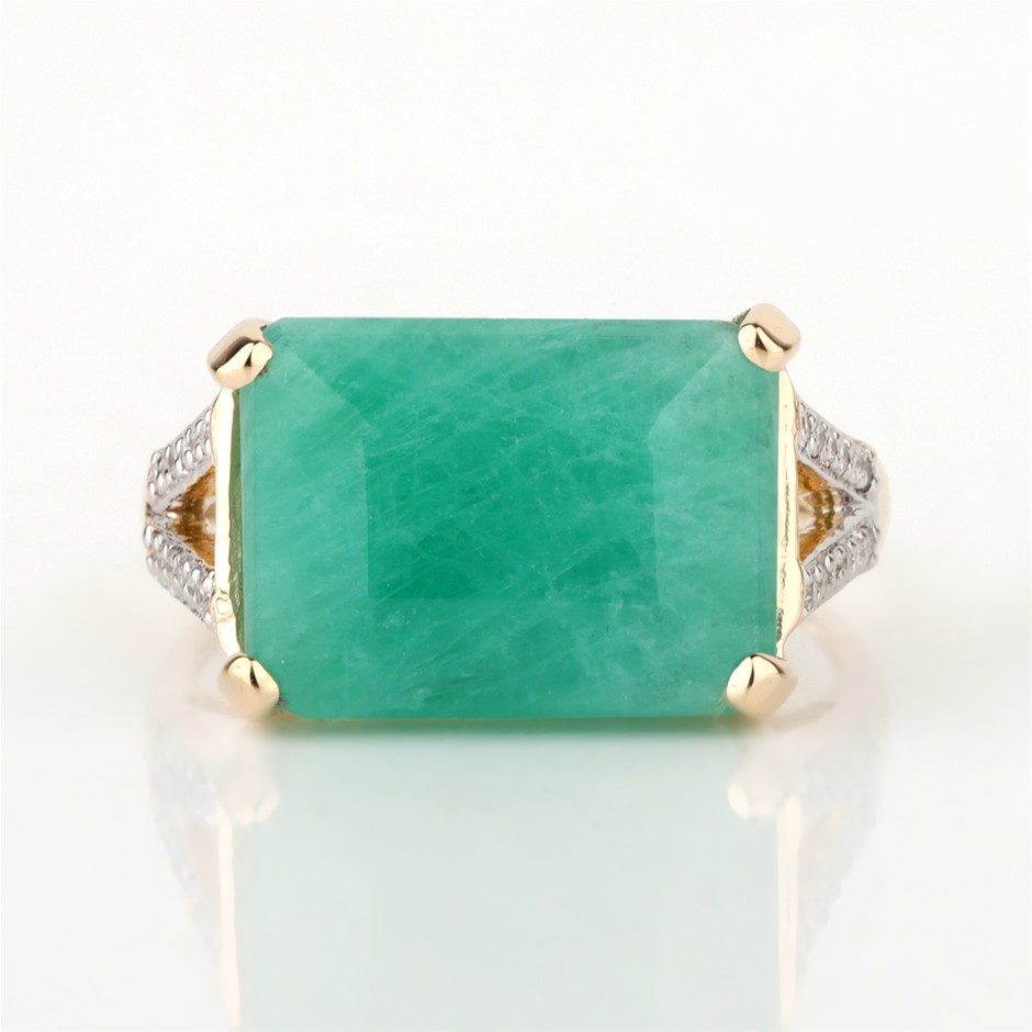 Yellow Gold Natural Emerald & Diamond Ring with Valuation