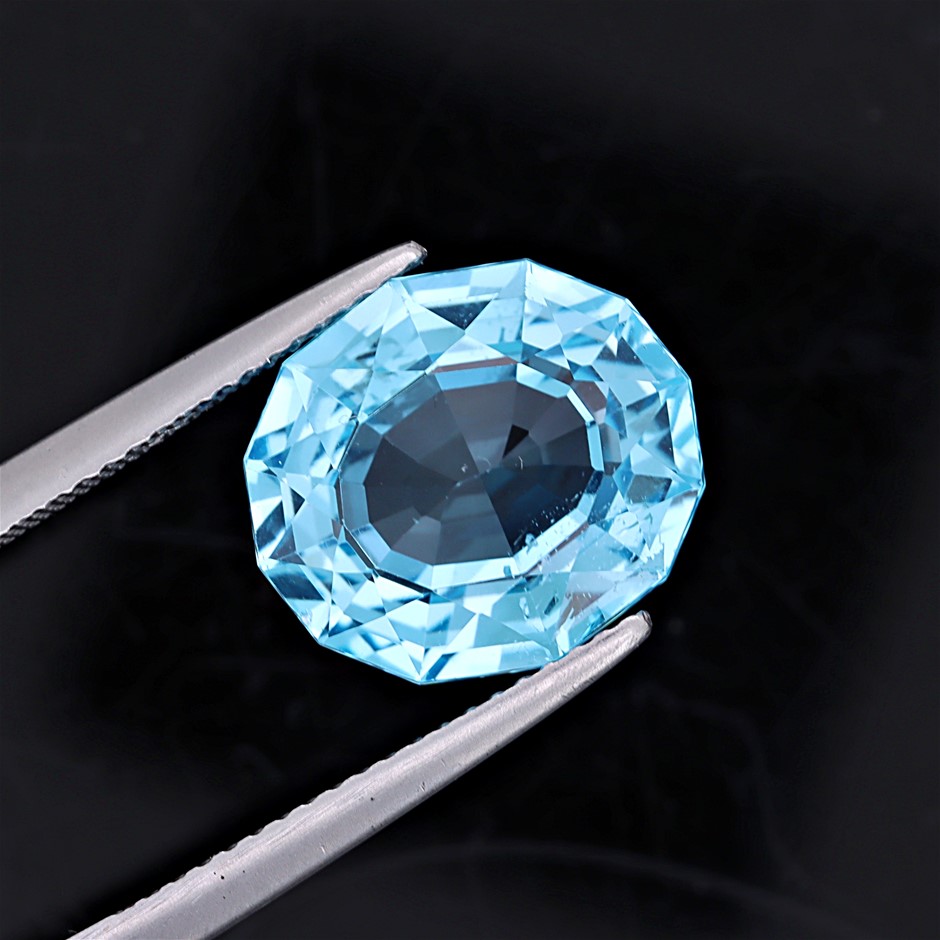 9.28 Carats Blue Topaz