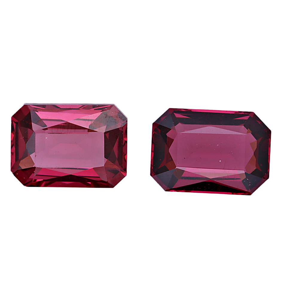 4.04 Carats Reddish Pink Garnet Pair