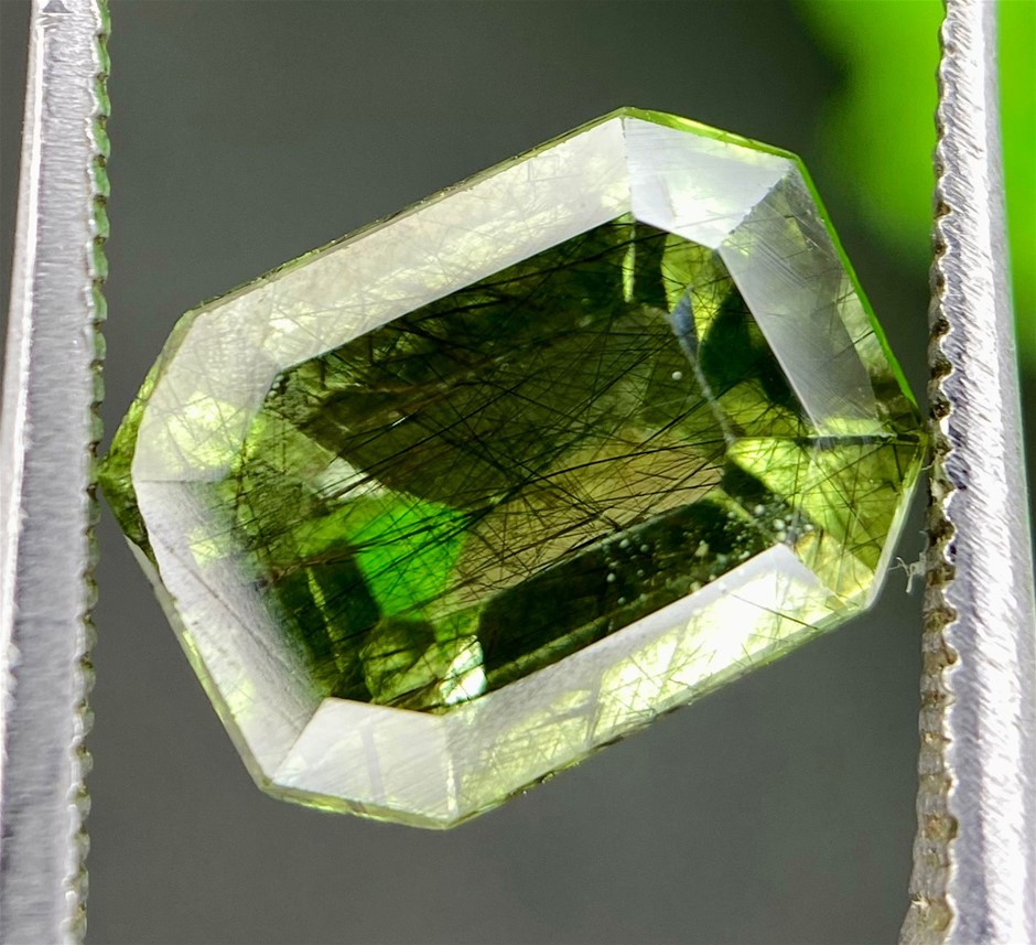 2.45 Carats Natural Rare loudgite Peridot