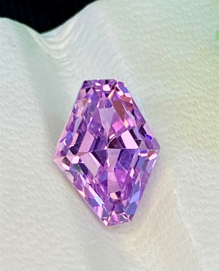 3.89 CT Splendid Natural Purplish-Pink Kunzite