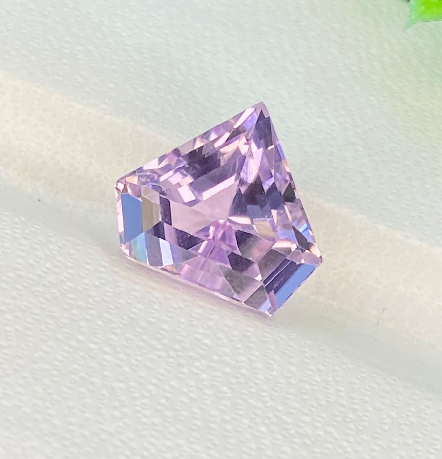 4.95 CT Splendid Natural Purplish-Pink Kunzite
