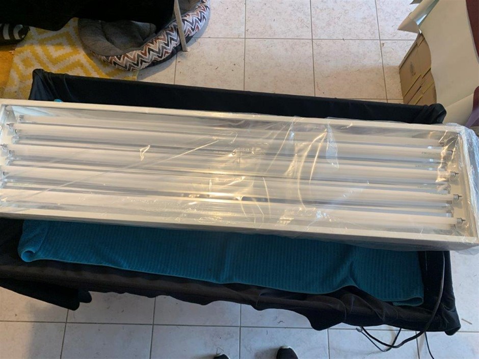 New in Box Eco Lightup T5 4 x 50W Kit - Quantity 1