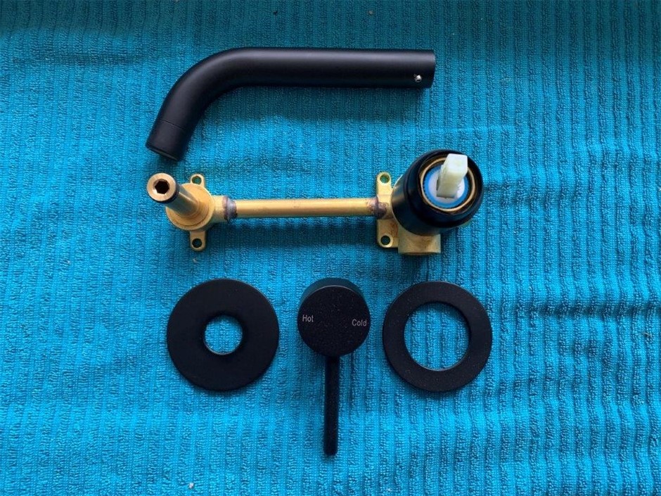 New in Box Multitude Spout and Mixer Combination - Quantity 1