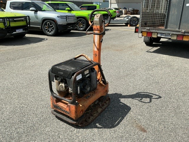 Mikasa MVH-306GHN Plate Compactor