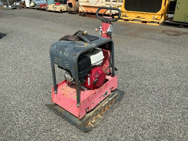 <p><strong>Unknown PTM-H-C330 Plate Compactor</strong></p>