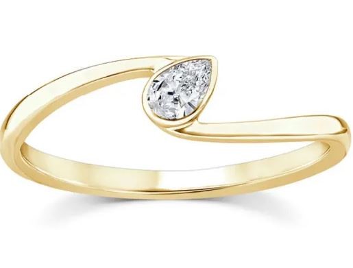 9K YELLOW GOLD 0.12ct F VS LAB DIAMOND PEAR OFFSET RING
