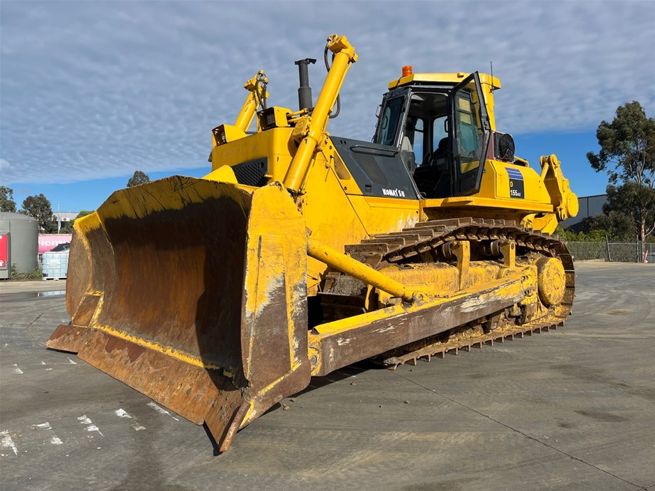 <p>Komatsu D155AX Crawler Dozer</p>