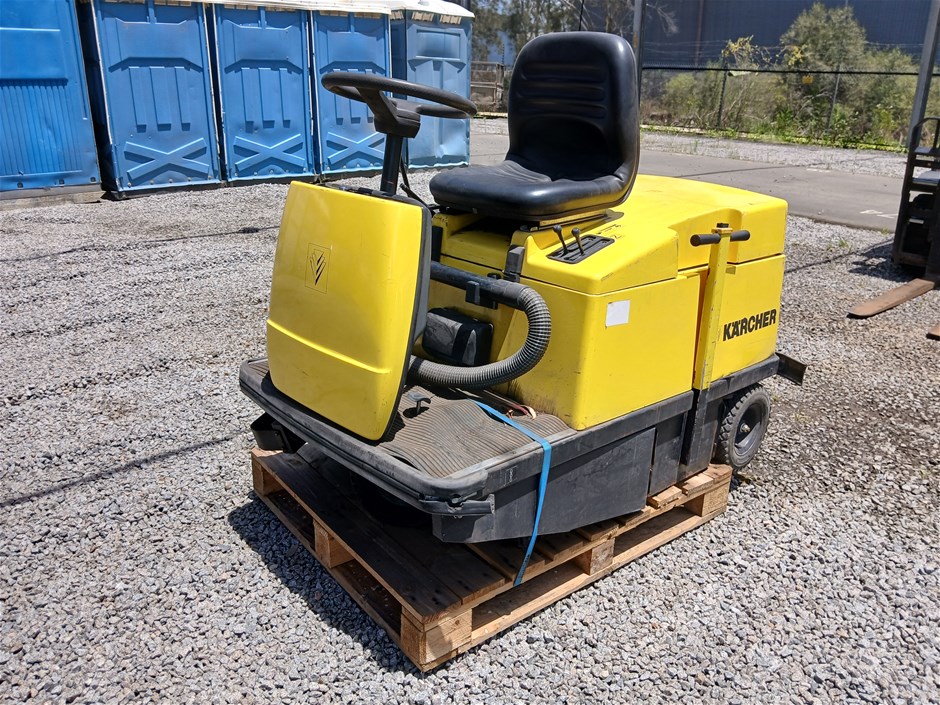 <p>Karcher Ride-On Sweeper</p>