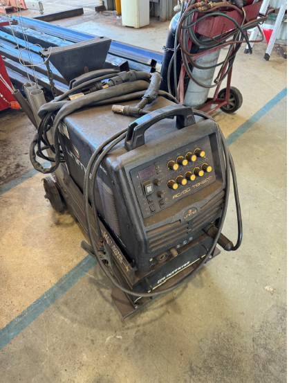 <p><strong>Unimig TIG / MMA Welder</strong></p>