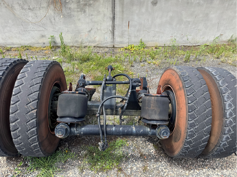<p><strong>Kenworth Lazy Axle</strong></p>