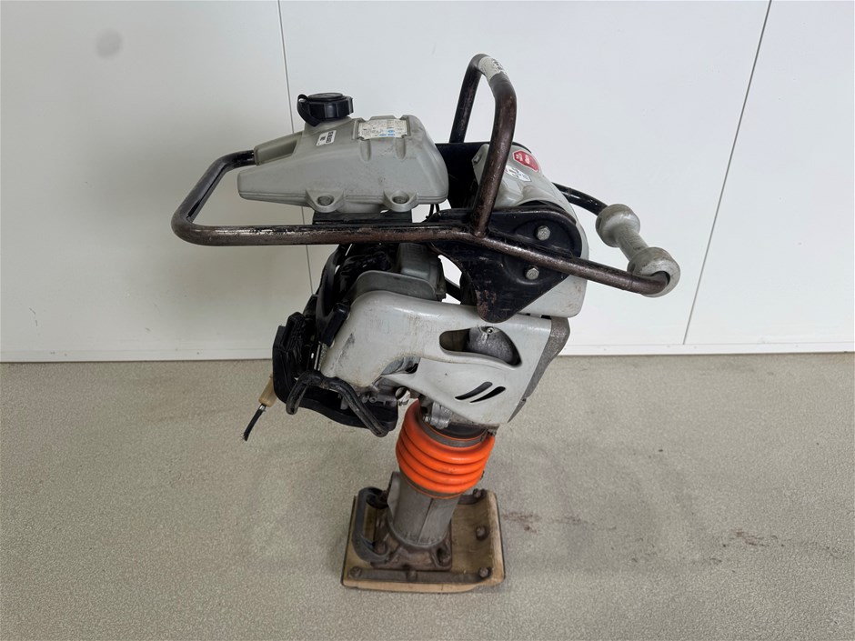 Mikasa MTX-60 Plate Compactor