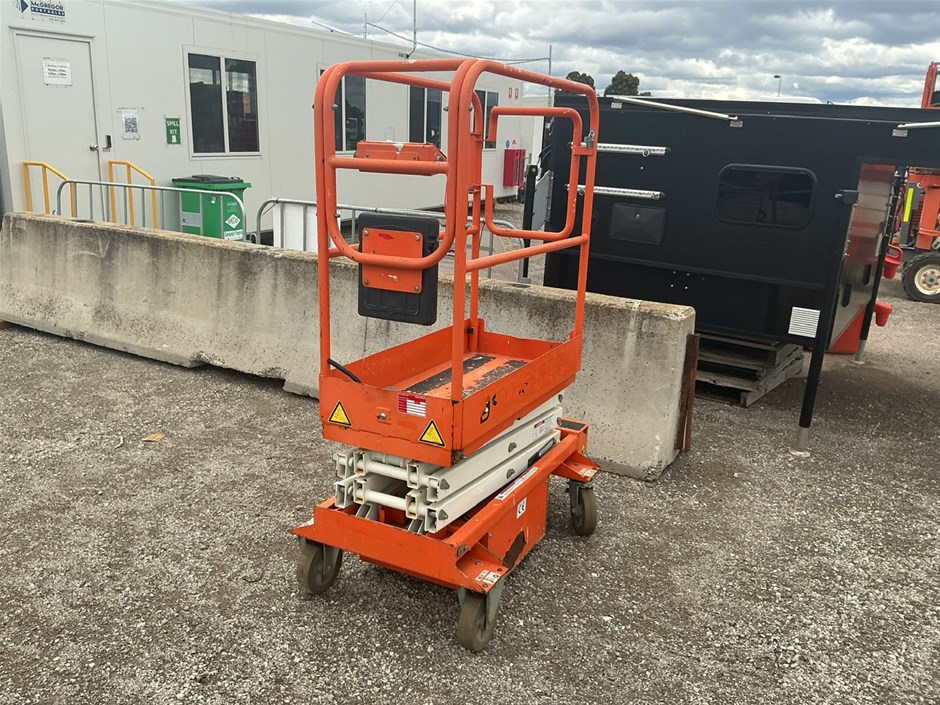 2016 Snorkel S3010P Scissor Lift