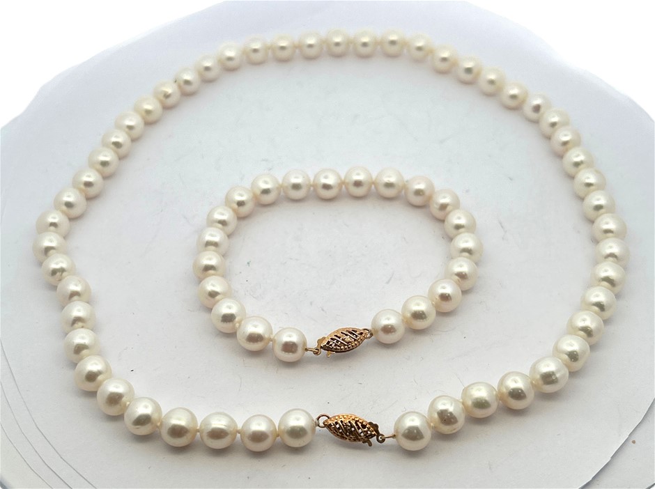 Freshwater Pearl Necklace & Bracelet with 14ct Yellow Gold Catch