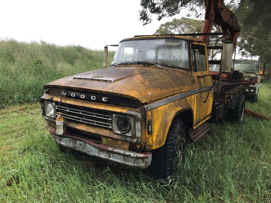 Dodge  4 x 2 Crane Truck