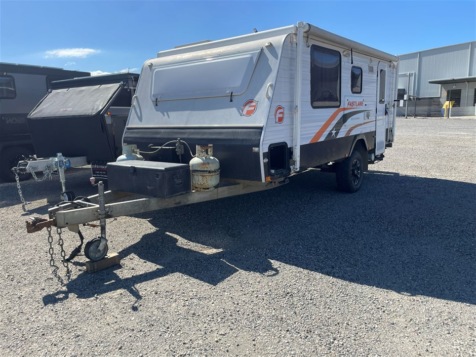 2019 Fastlane Extreme Caravan (WOVR INSPECTED)