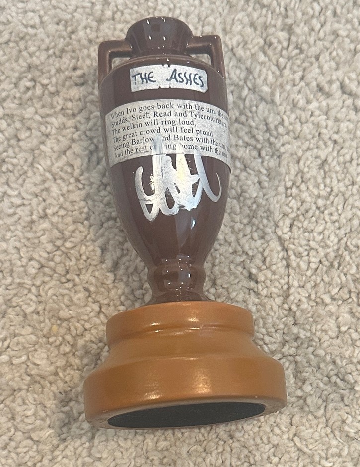 STEVE SMITH SIGNED ASHES URN