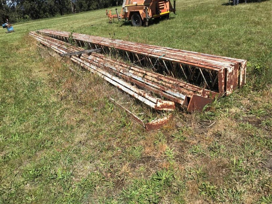 Steel Fabricated Roof Trusses