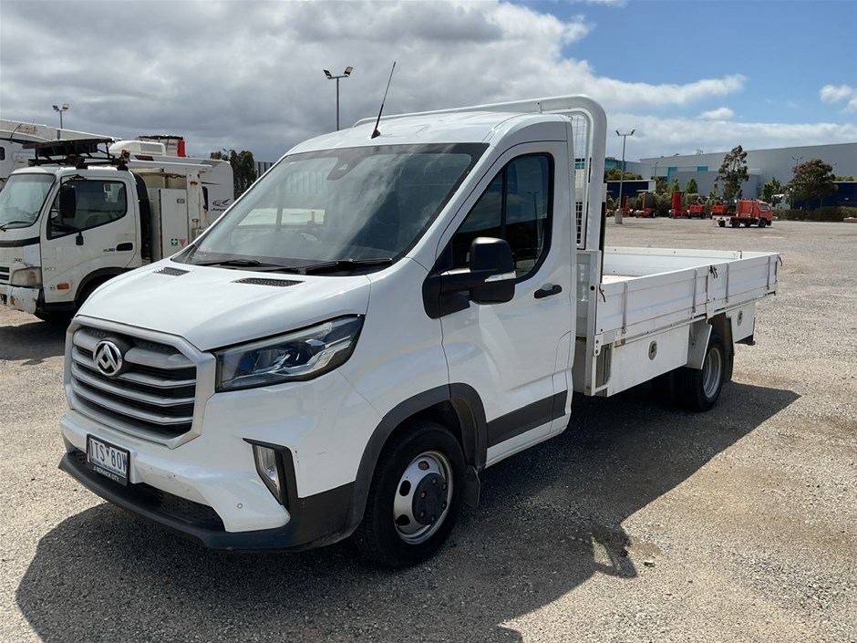 <p>2021 LDV SV63D 4 x 2 Tray Body Truck</p>