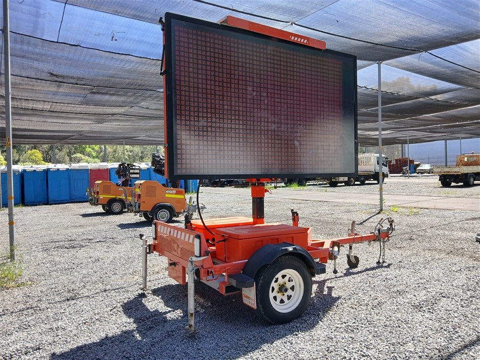2018 VER-MAC Type: PCMS-320RC Single Variable Message Sign Trailer