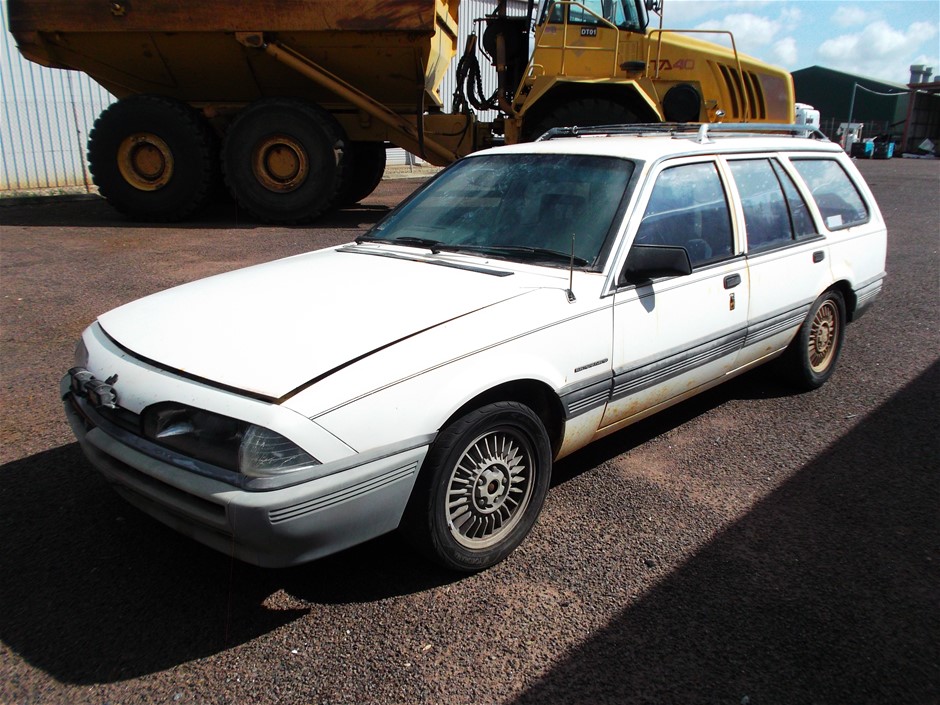 1986 Holden Commodore VL 8VK35-115 RWD Manual Wagon
