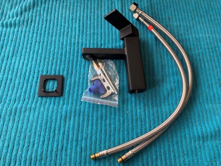 New in Box Methven Surrey Basin Mixer, Matt Black - Quantity 1