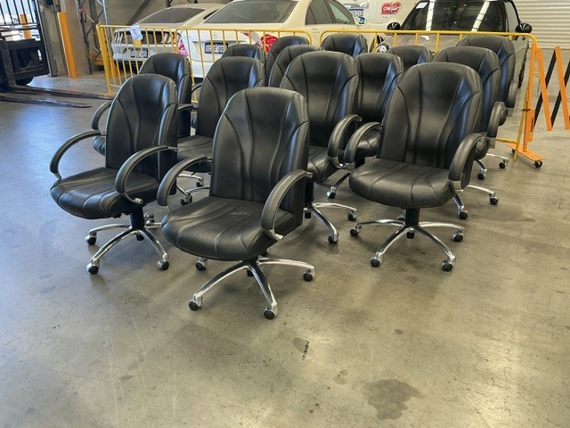 <p>14 x Office Chairs of Varying Condition</p>