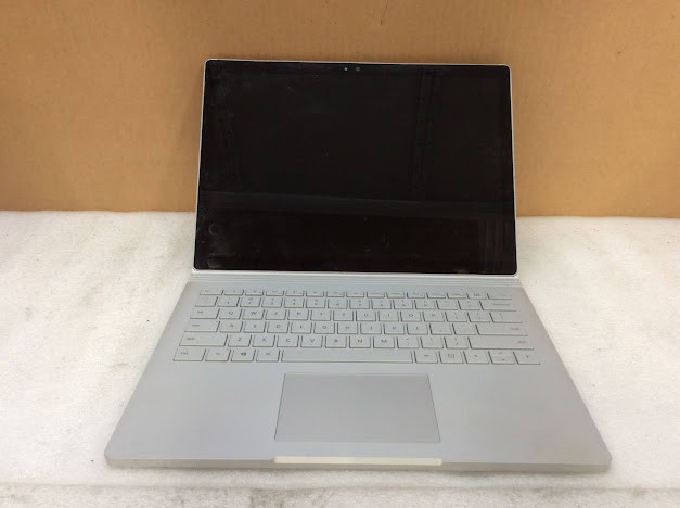 MICROSOFT SURFACE 1832 Laptop I5-7300U 8GBRAM/256GB Black