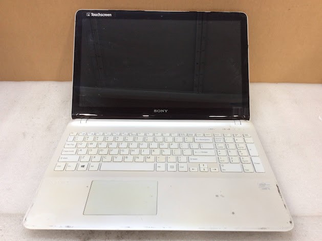 SONY SVF1521JCGW Laptop I5-3337U 4GBRAM/160GB White