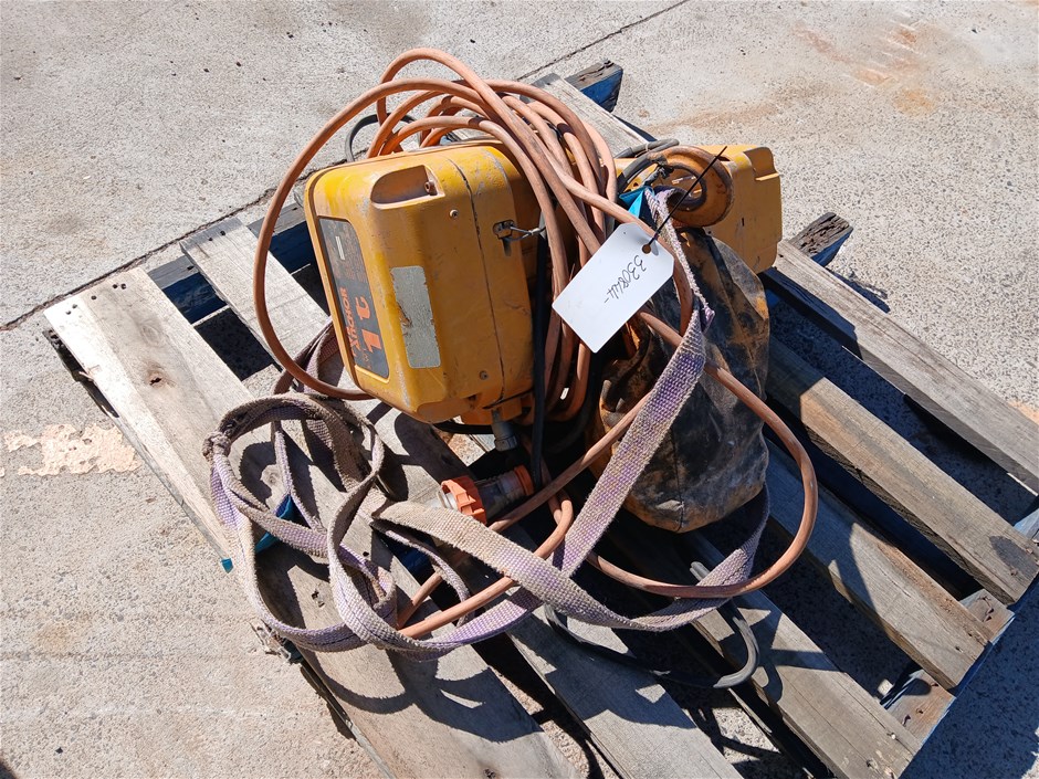 PWB Anchor 1 T Overhead Hoist