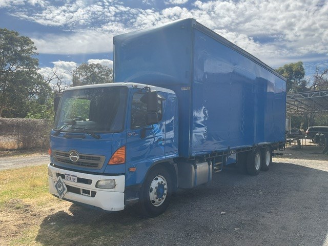 2015 Hino FL8J FL1J 6 x 2 Curtainsider Rigid Truck