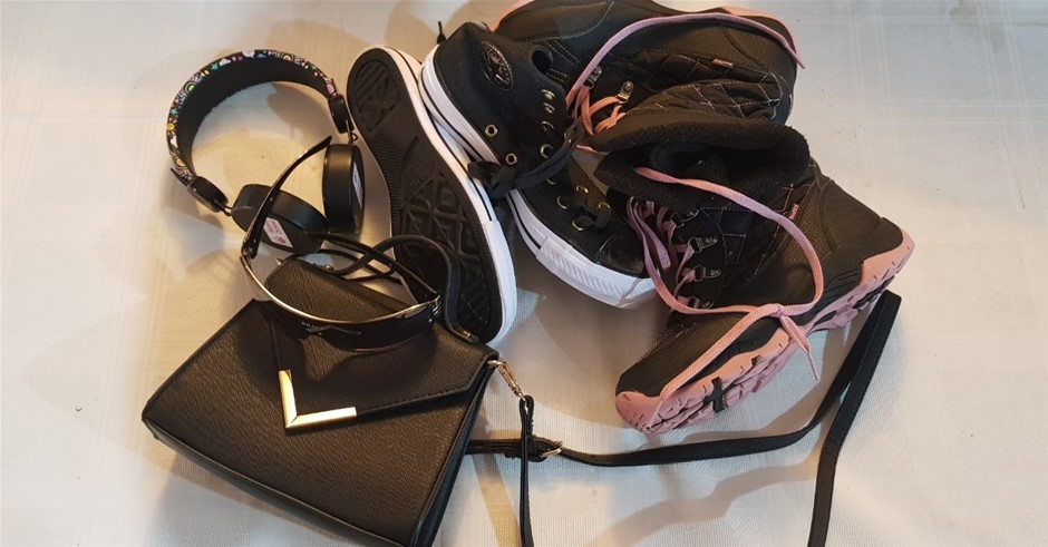 Misc. Teens Fashion all Minor Use. Used