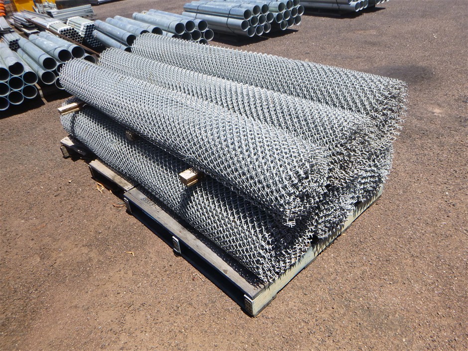 <p>Rolls of heavy duty fencing mesh</p>