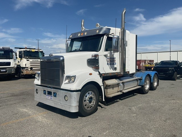 2015 Freightliner FLX 6 x 4 Prime Mover Truck