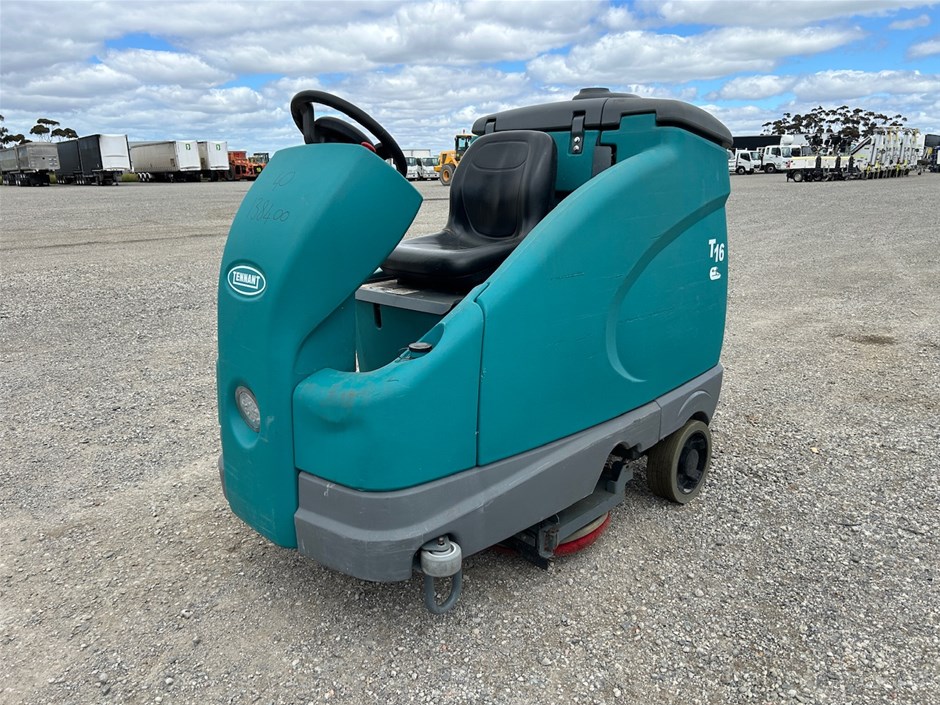 <p>2016 Tennant Ride On Scrubber</p>