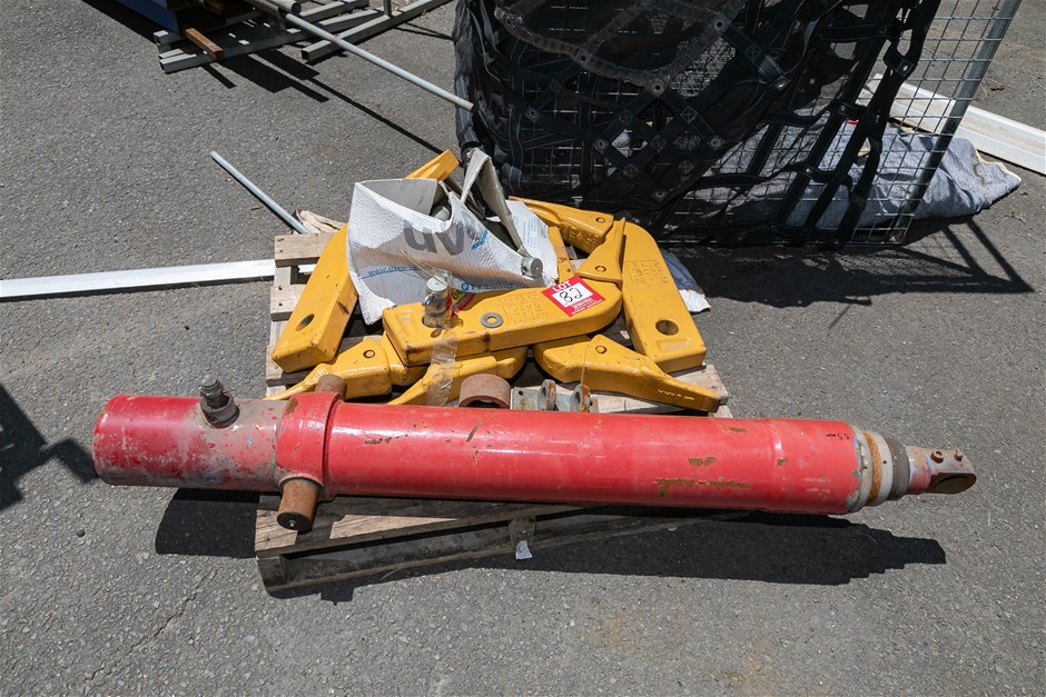 Excavator Ripper Tooths & Ram