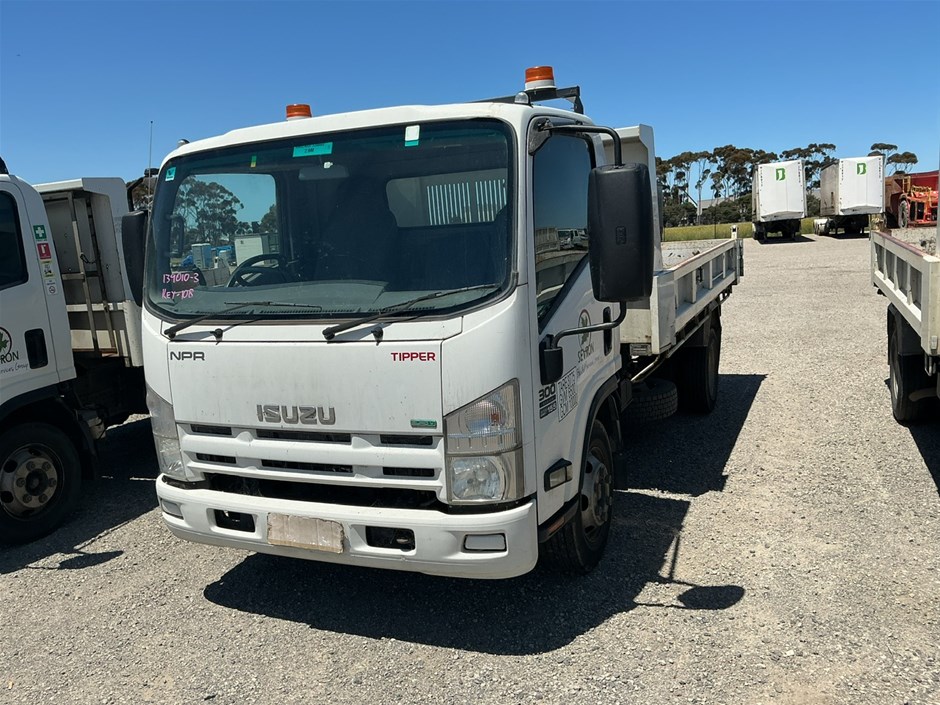2014 Isuzu NPR 4 x 2 Tipper Truck