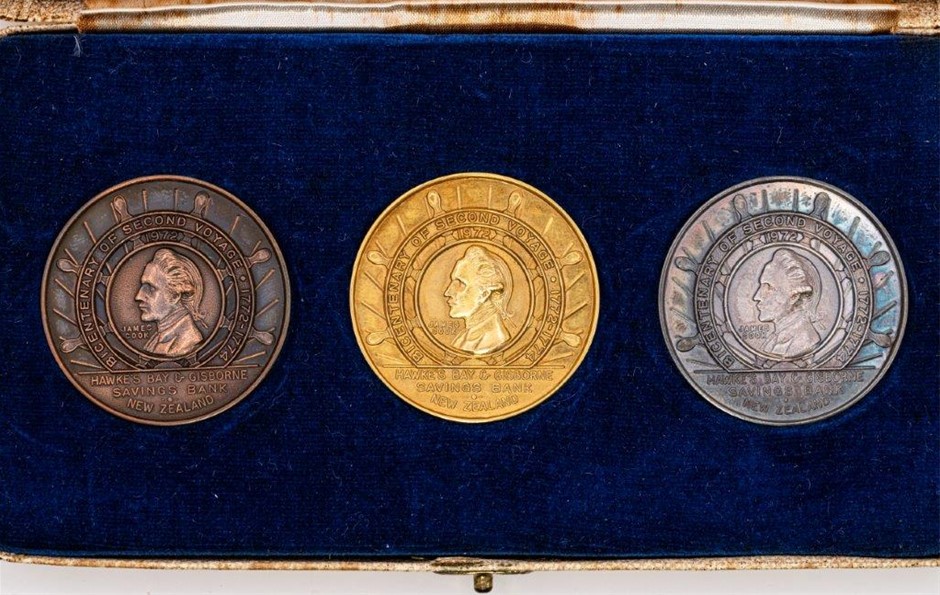 NZ Hawkes Bay/Gisborne Savings Bank  Captain James Cook Medals in case