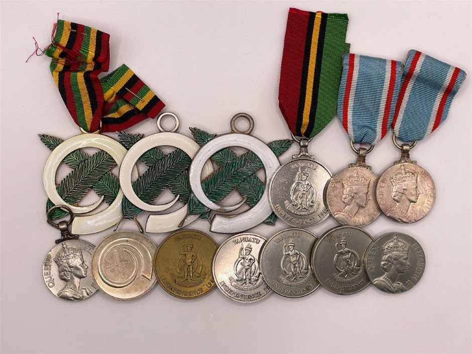 Approx. 13 x Asstd Vanuatu & Fiji Independence Medals, 1970/1980