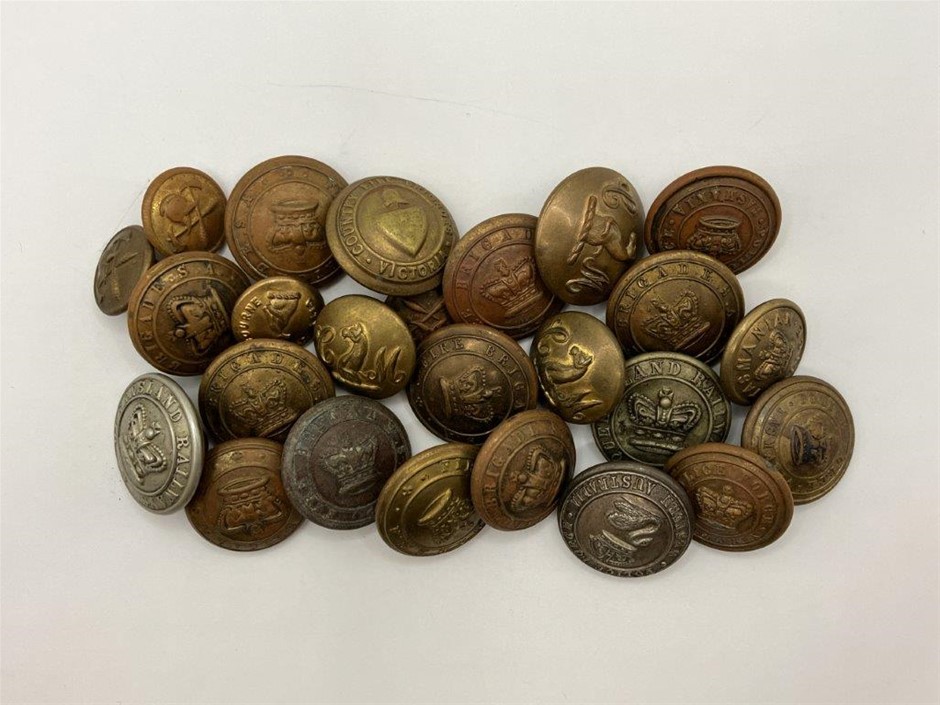Approx. x 25 Asstd AU Military Buttons S.A,VIC, QLD & TAS pre1901