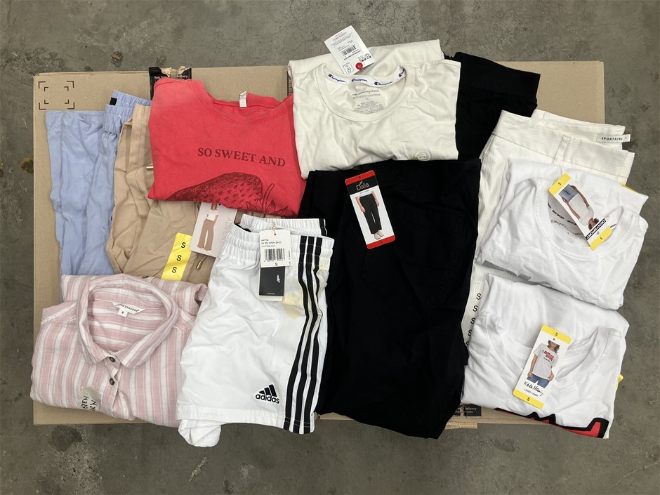 11 x Assorted Women's Clothing. Size S (8). Incl: ADVENT, CHAMPION, ELLESSE
