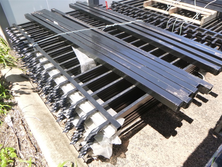 <p>Fence Panels and Posts (Unused)</p>