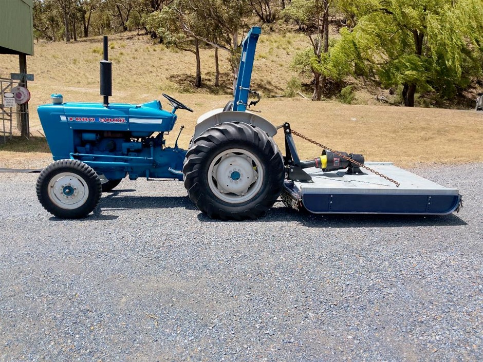 Ford 3000 2WD Tractor & Slasher