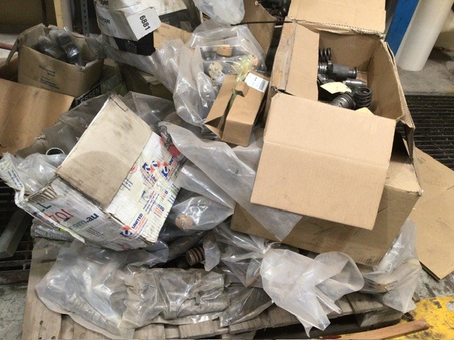 <p>Qty of Diesel Fuel Injectors & Parts</p>