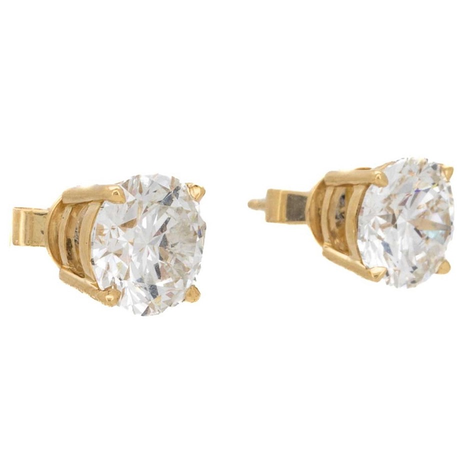 5.01 Carats Diamond Solitaire earrings IGI certified SET IN 18K Yellow Gold